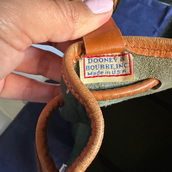 Dooney & Bourke Vintage "Drawstring Bucket shoulder bag - Picture 8 of 10